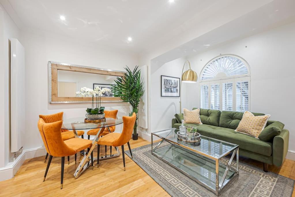 Apartament Chic Belgravia Hideaway With Private Patio 10 Mins To Harrods Londyn Zewnętrze zdjęcie